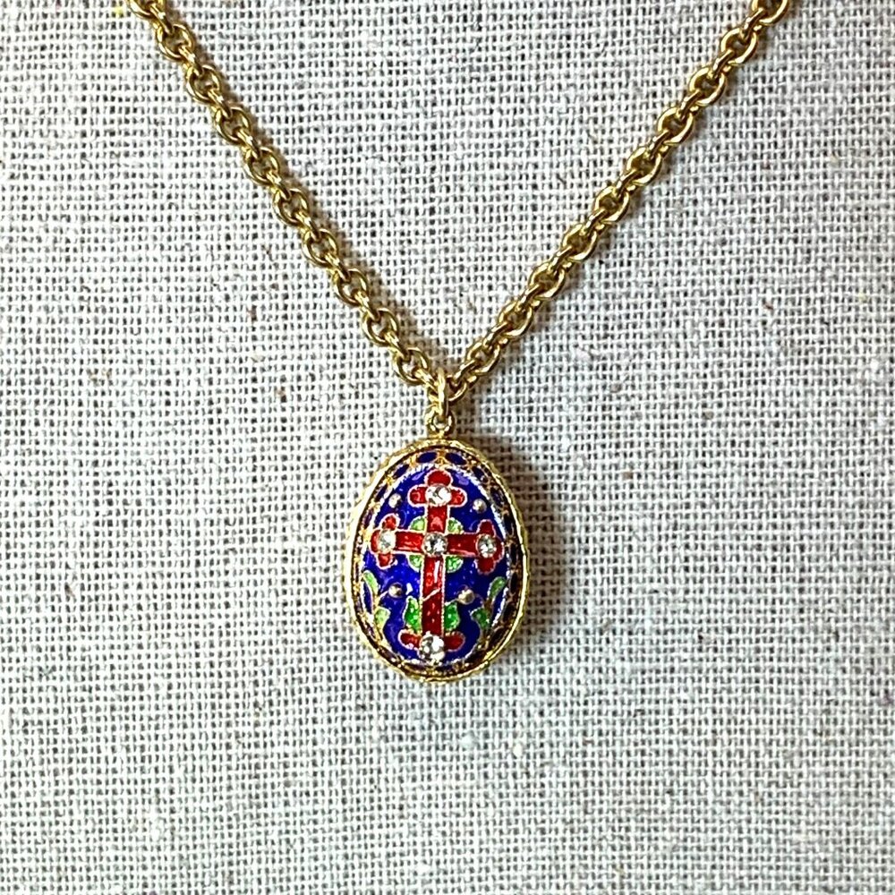 12K Gold Filled Ornate Enamel Egg Pendant  Enamel Cross on 19" Cable Chain - Picture 3 of 16